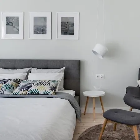 Sophisticated Gem In The Heart Of * София