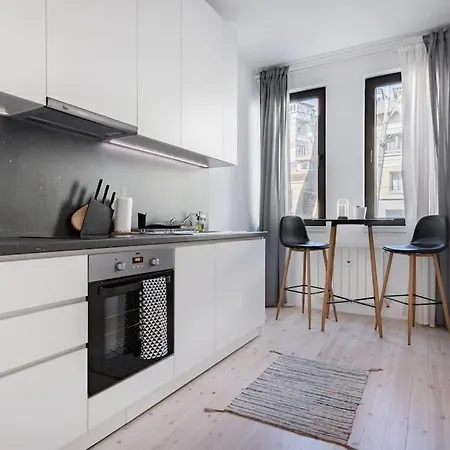 Sophisticated Gem In The Heart Of * София