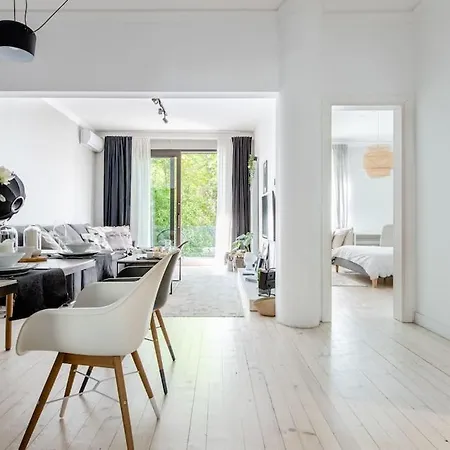 Sophisticated Gem In The Heart Of Апартамент