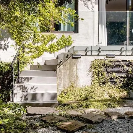 Апартамент Sophisticated Gem In The Heart Of *