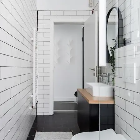 Sophisticated Gem In The Heart Of Апартамент