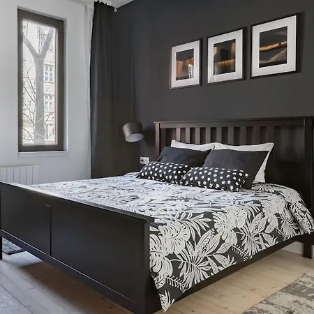 Sophisticated Gem In The Heart Of Апартамент София