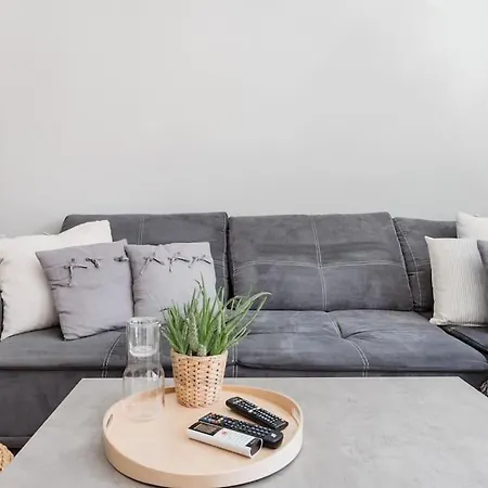 Sophisticated Gem In The Heart Of Апартамент