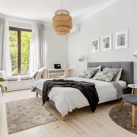 Апартамент Sophisticated Gem In The Heart Of