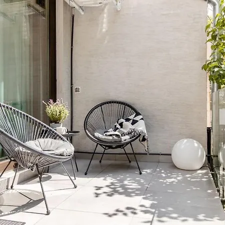 Sophisticated Gem In The Heart Of Апартамент София